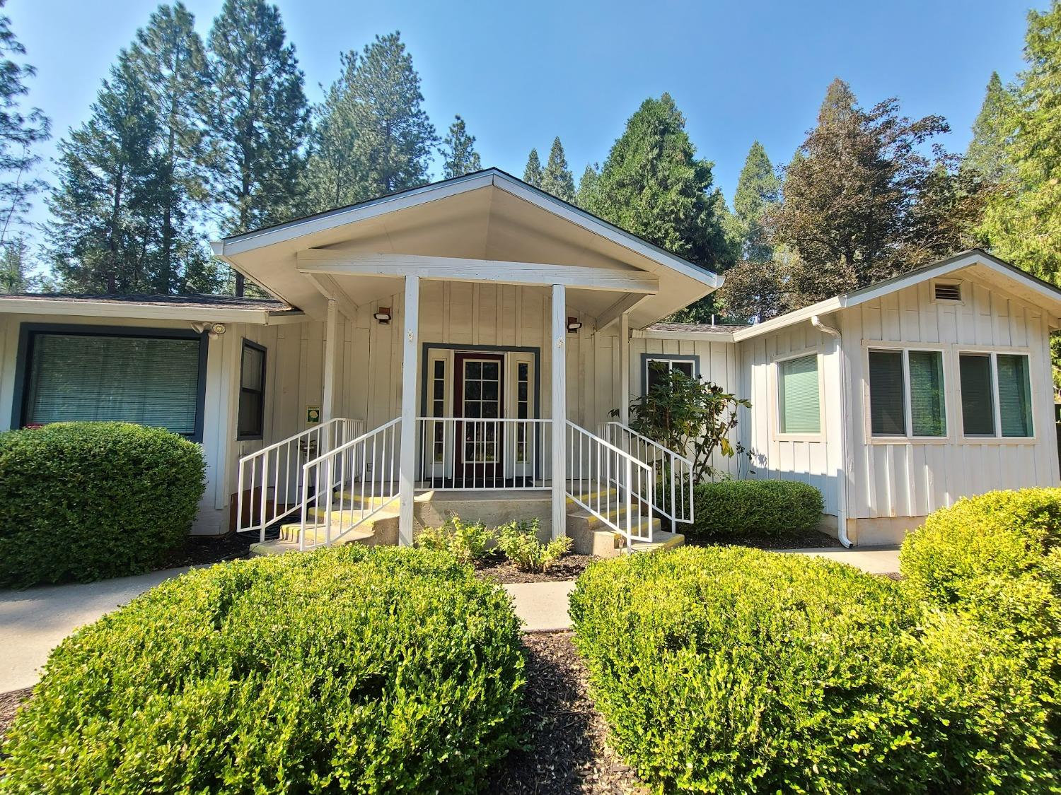 Photo of 11235 Cliffs Rd in Grass Valley, CA