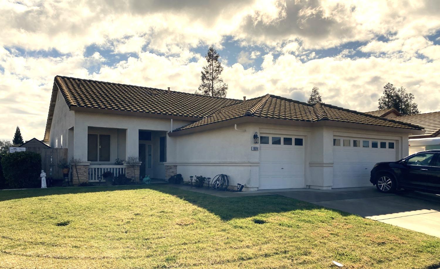 Photo of 1074 Steele Wy in Galt, CA
