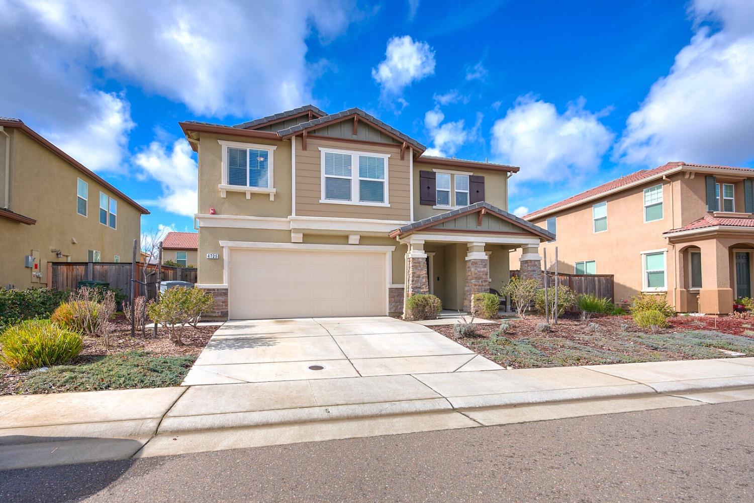 Photo of 4725 Sweeney Cir in Rocklin, CA