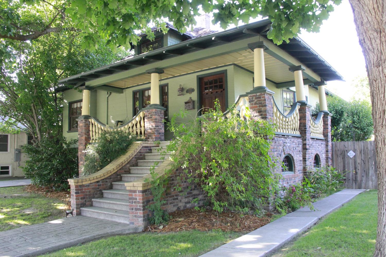 Photo of 1133 8th Ave in Sacramento, CA