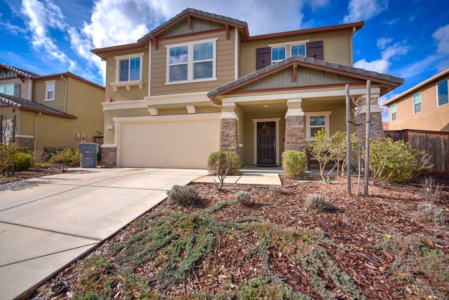 Detail Gallery Image 1 of 1 For 4725 Sweeney Cir, Rocklin,  CA 95677 - 4 Beds | 2/1 Baths