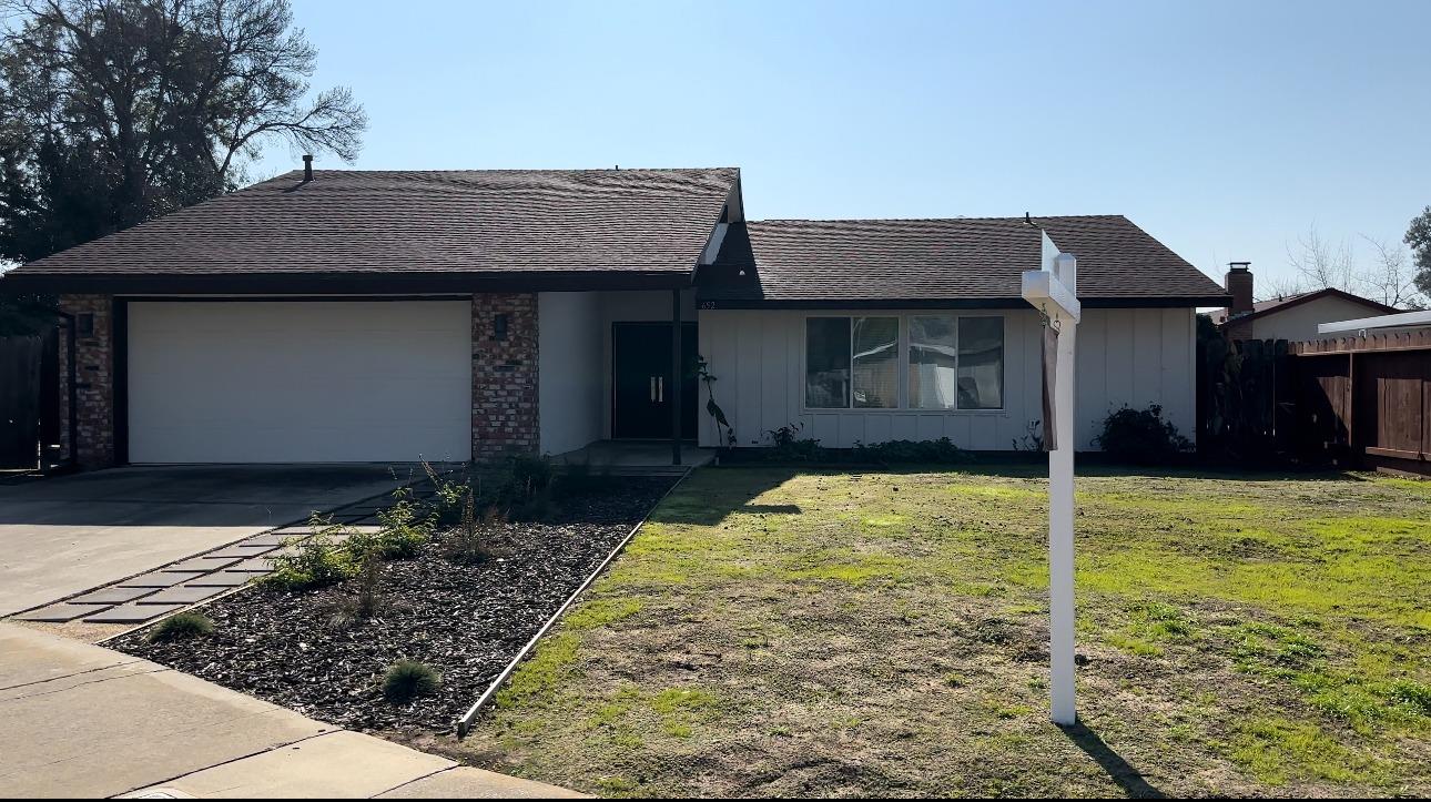 Photo of 652 Lassen Ct in Merced, CA