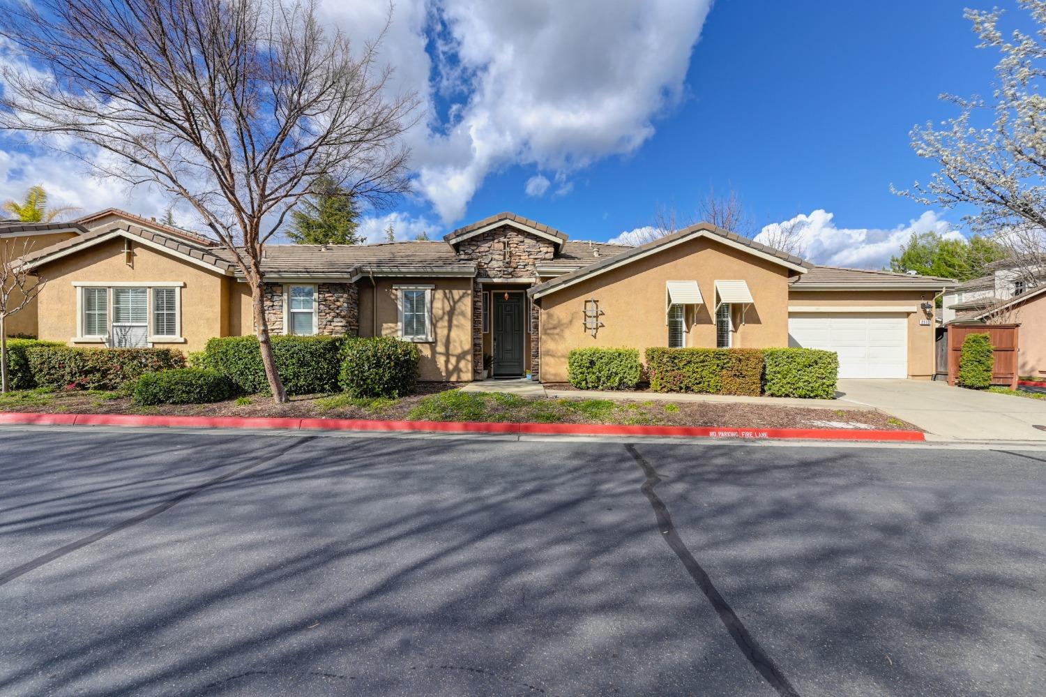 Photo of 2113 Sterling Dr in Rocklin, CA
