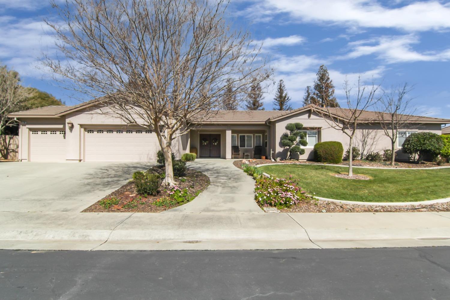 Photo of 1106 Hailey Dr in Arbuckle, CA