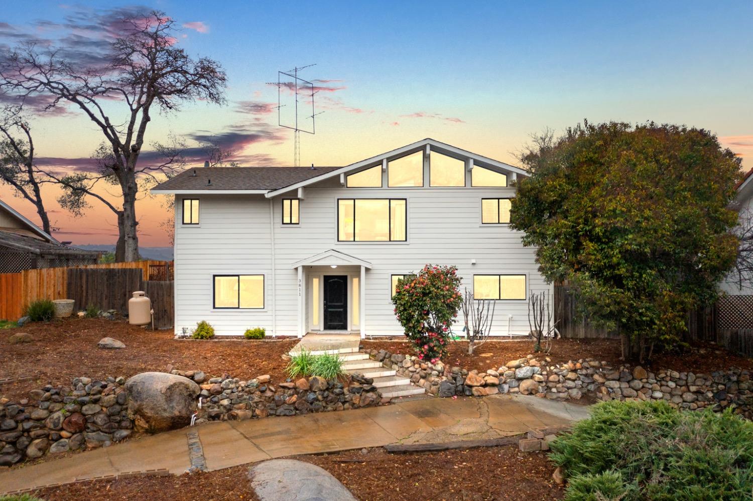 Photo of 3811 N Lakeshore Blvd in Loomis, CA
