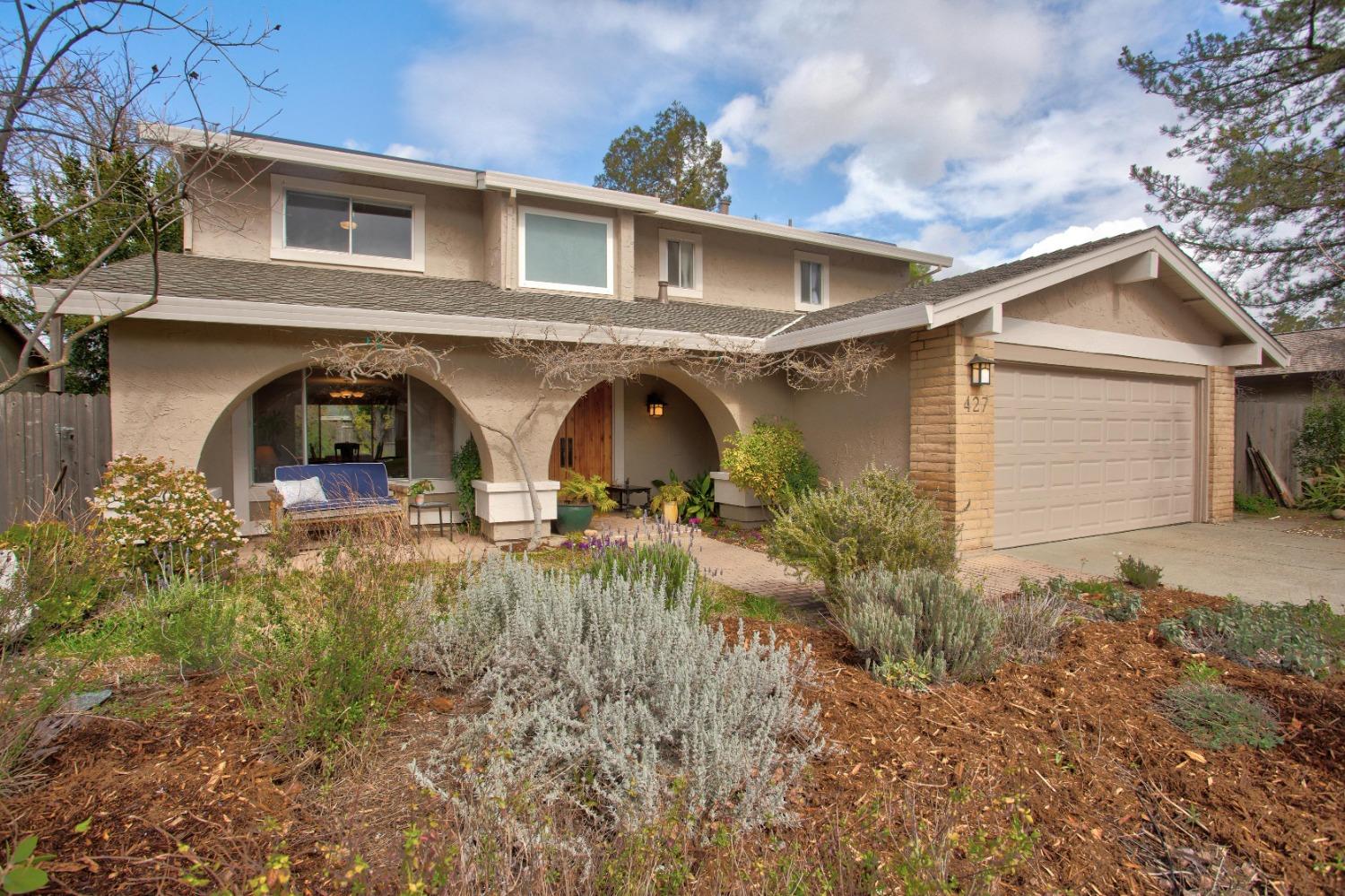 Photo of 427 Encina Ave in Davis, CA