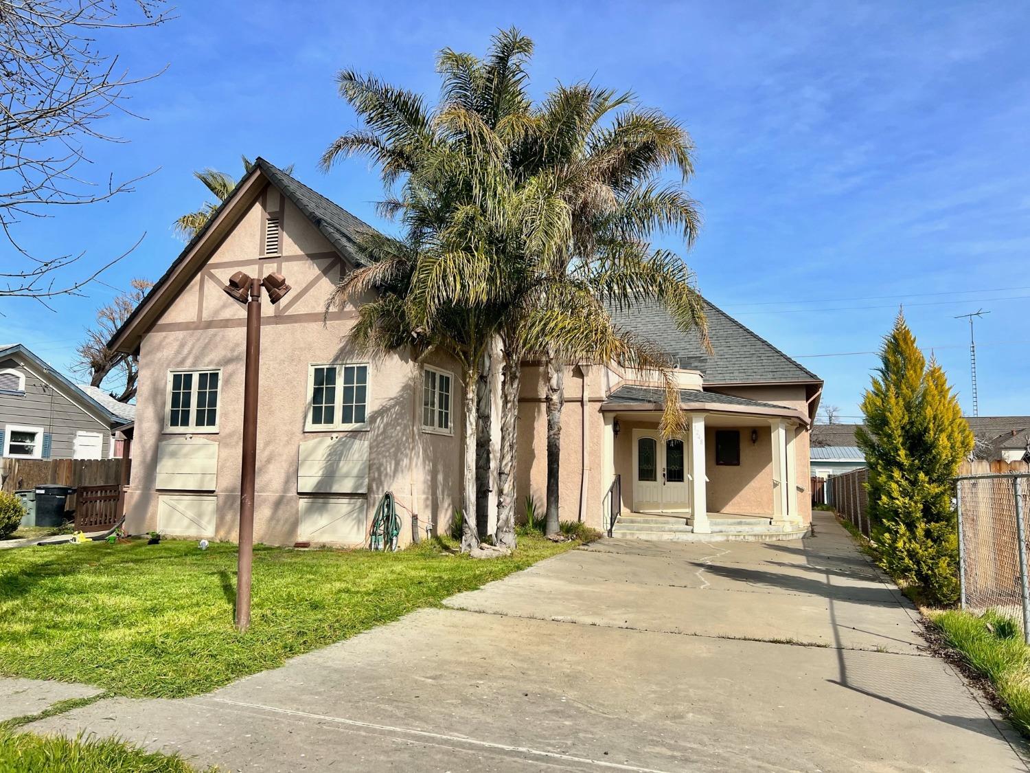 Photo of 1236 Q St in Newman, CA