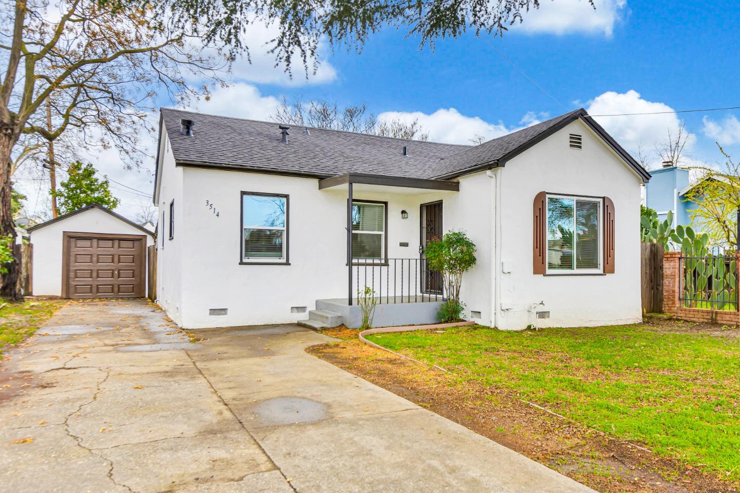 Photo of 3514 12th Ave in Sacramento, CA