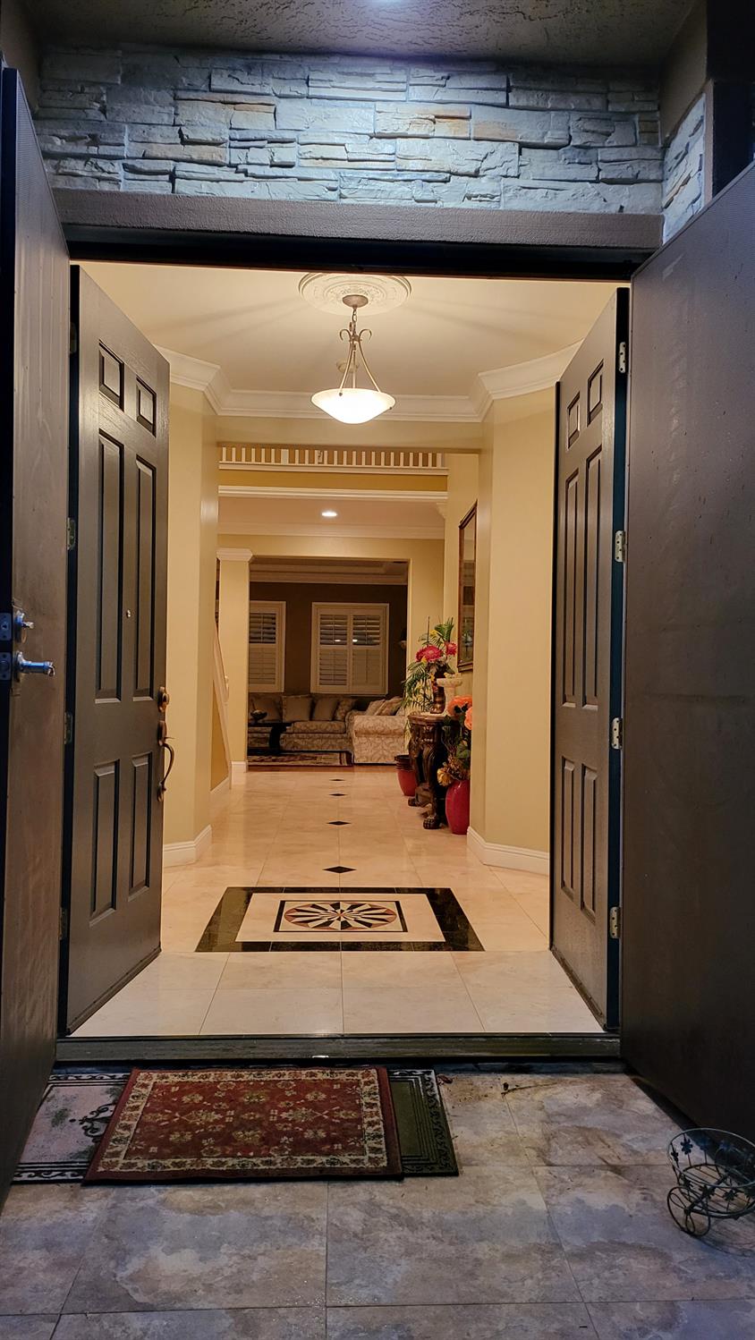 Photo of 7718 Mallon Ct in Sacramento, CA