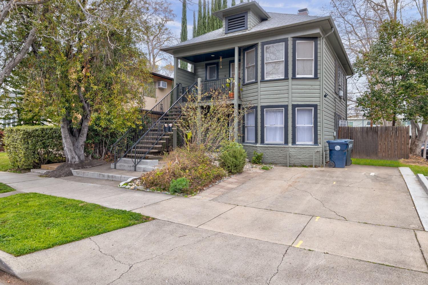 Photo of 3017 F St in Sacramento, CA