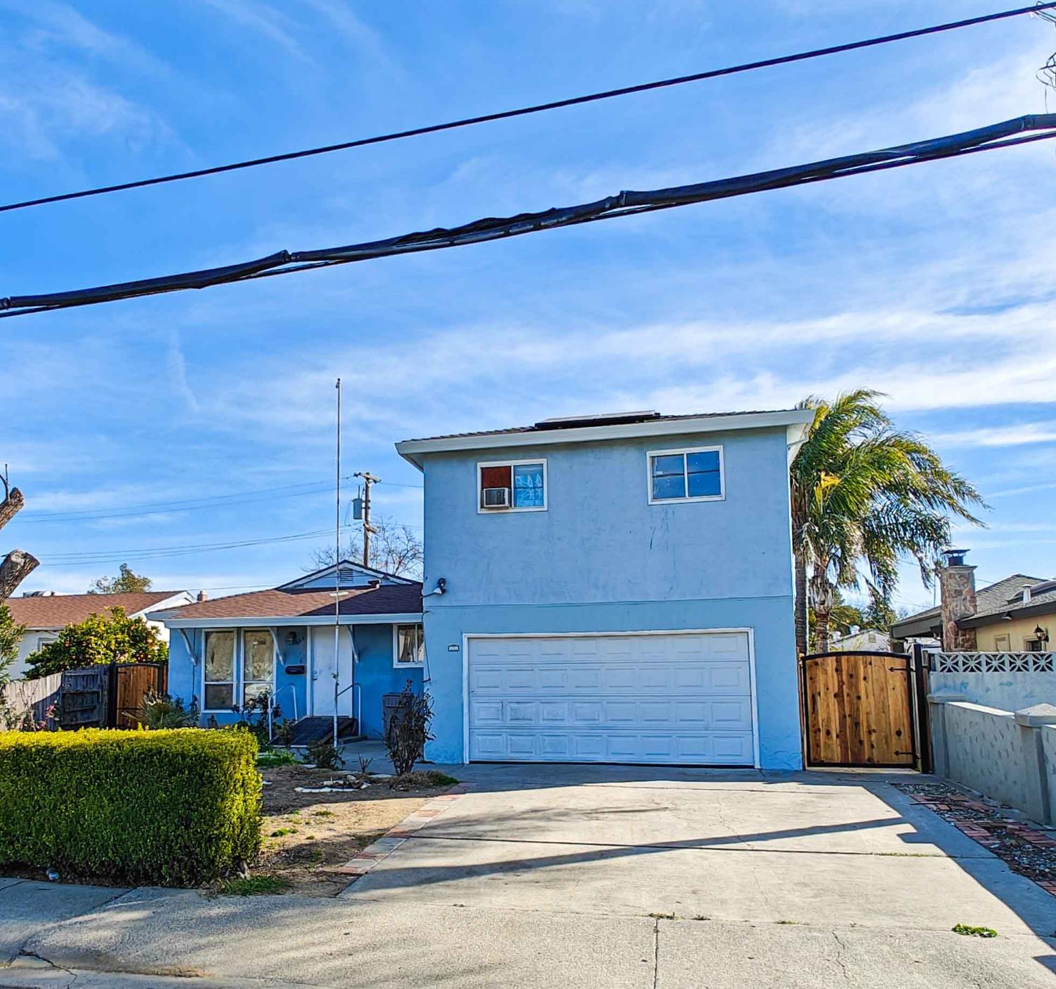 Photo of 235 Cottonwood St in Woodland, CA