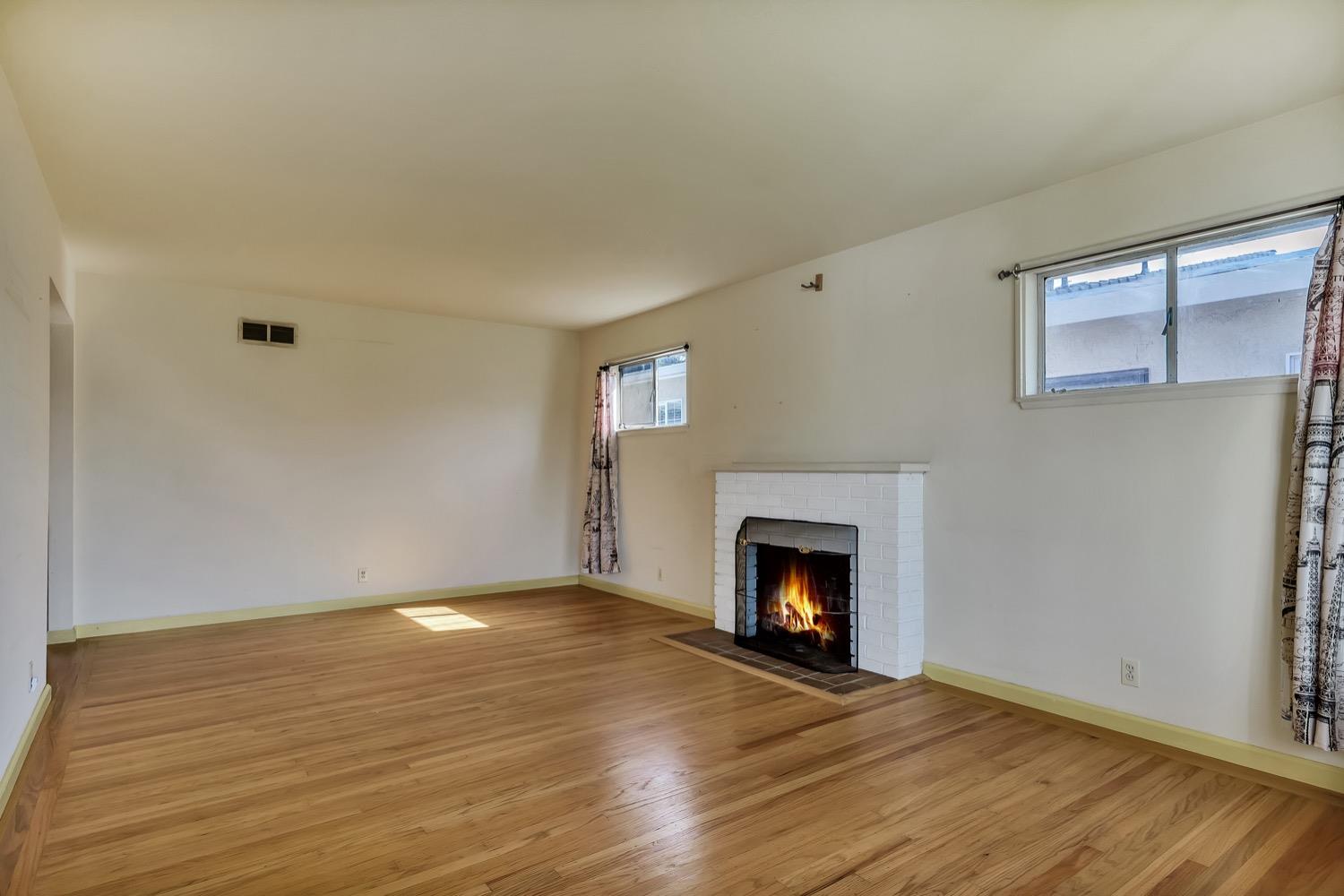 Detail Gallery Image 3 of 18 For 1121 Kiely Blvd, Santa Clara,  CA 95051 - 3 Beds | 2 Baths