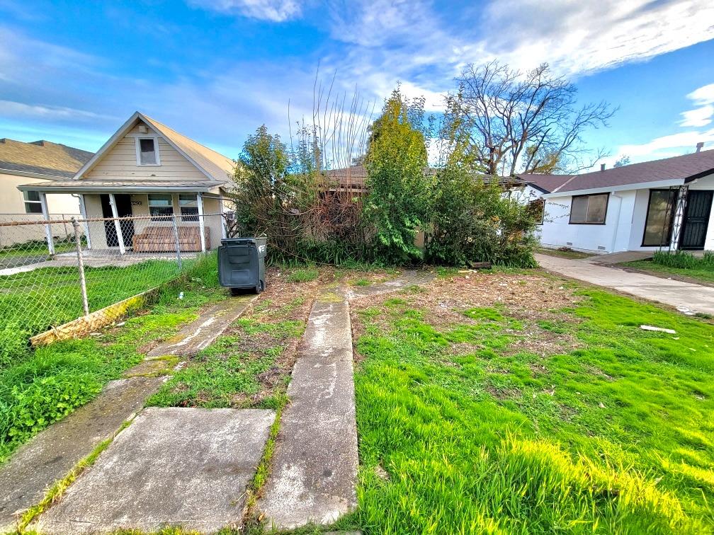 Photo of 3262 38th Ave in Sacramento, CA