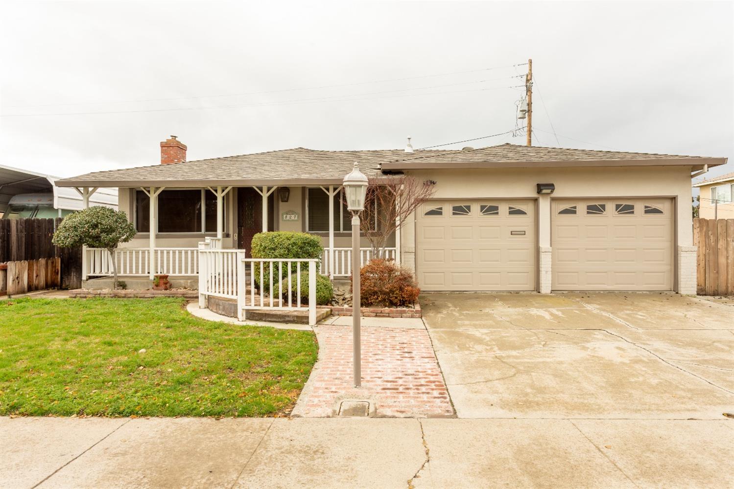 Detail Gallery Image 1 of 1 For 827 Grant Ave, Manteca,  CA 95336 - 3 Beds | 2/1 Baths