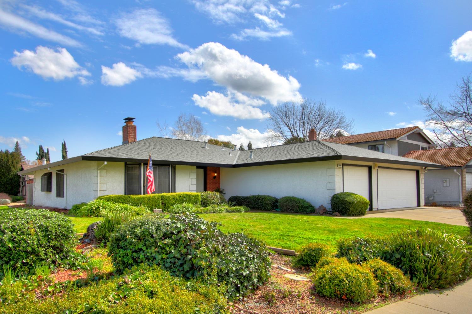 Photo of 9301 Aster Crest Ct in Elk Grove, CA