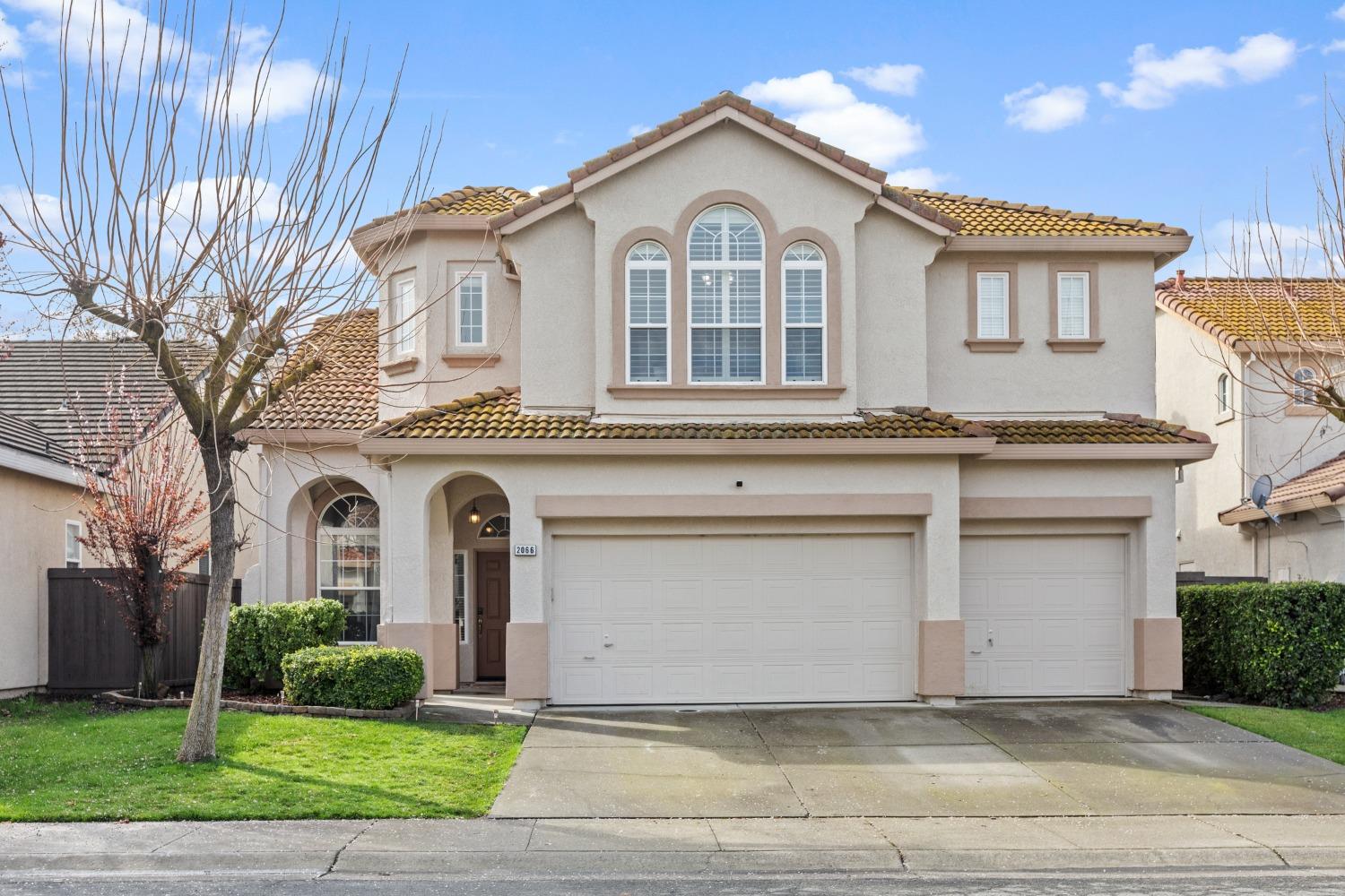Photo of 2066 Blackridge Ave in Sacramento, CA
