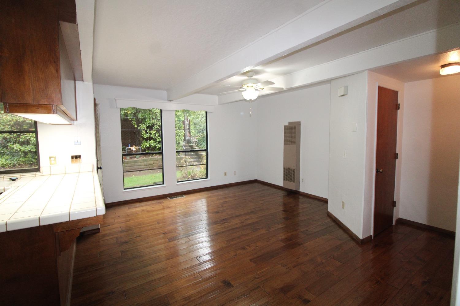 Photo #6: 223020213 Listing 