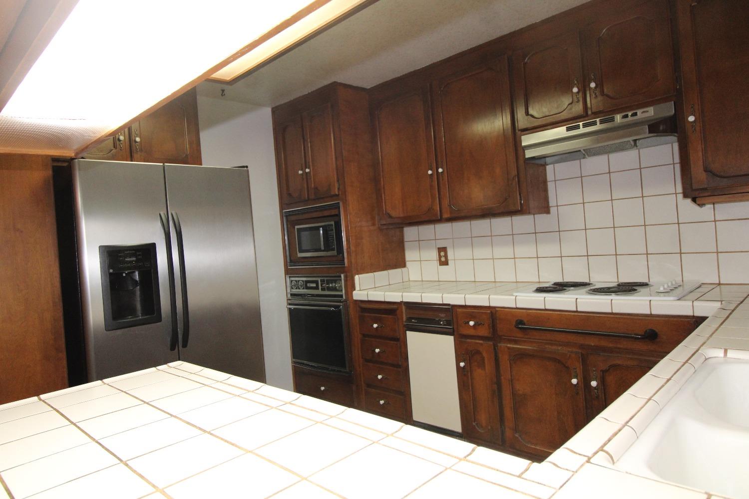 Photo #5: 223020213 Listing 