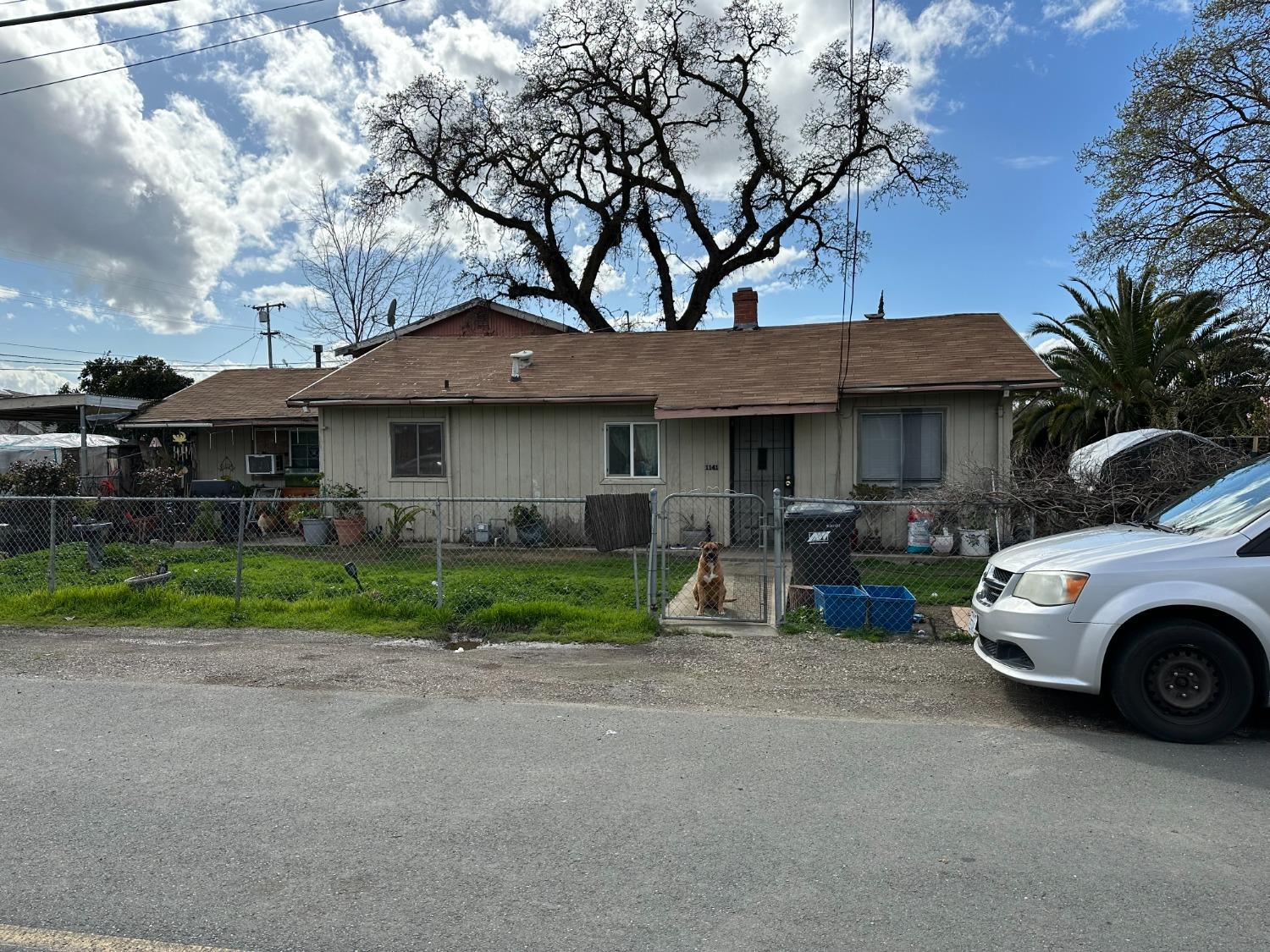 Photo of 1141 N E St in Stockton, CA