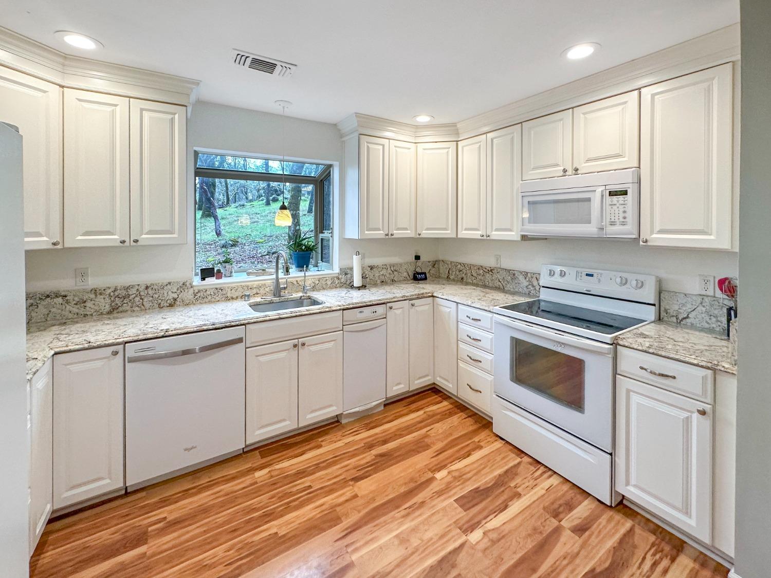 Photo of 16126 Fawn Path Dr in Grass Valley, CA
