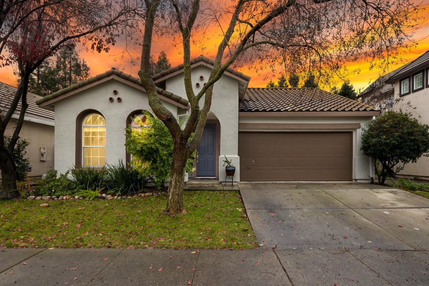 Photo of 2020 Fenmore Wy in Sacramento, CA
