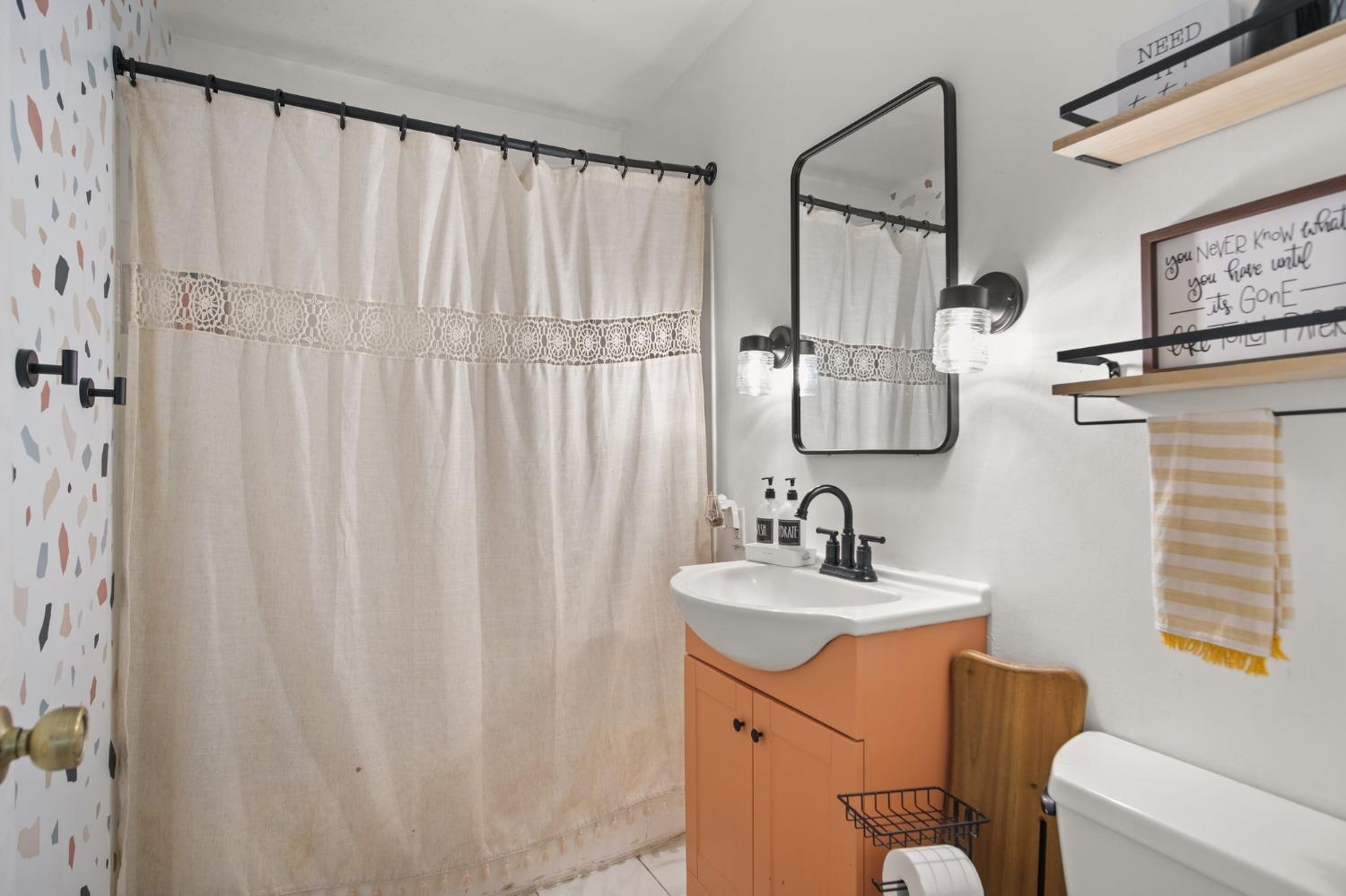 Detail Gallery Image 8 of 19 For 1545 Sunrise Ave, Modesto,  CA 95350 - 2 Beds | 1 Baths