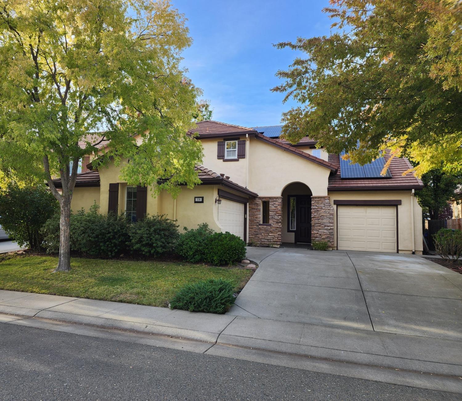 Photo of 108 Candlewood Ct in Lincoln, CA