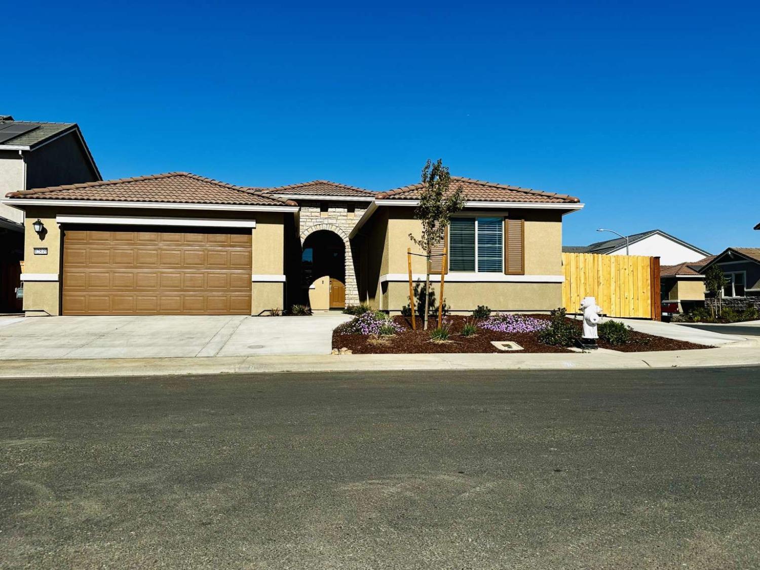 Photo of 12849 Thorntonhall Dr in Rancho Cordova, CA