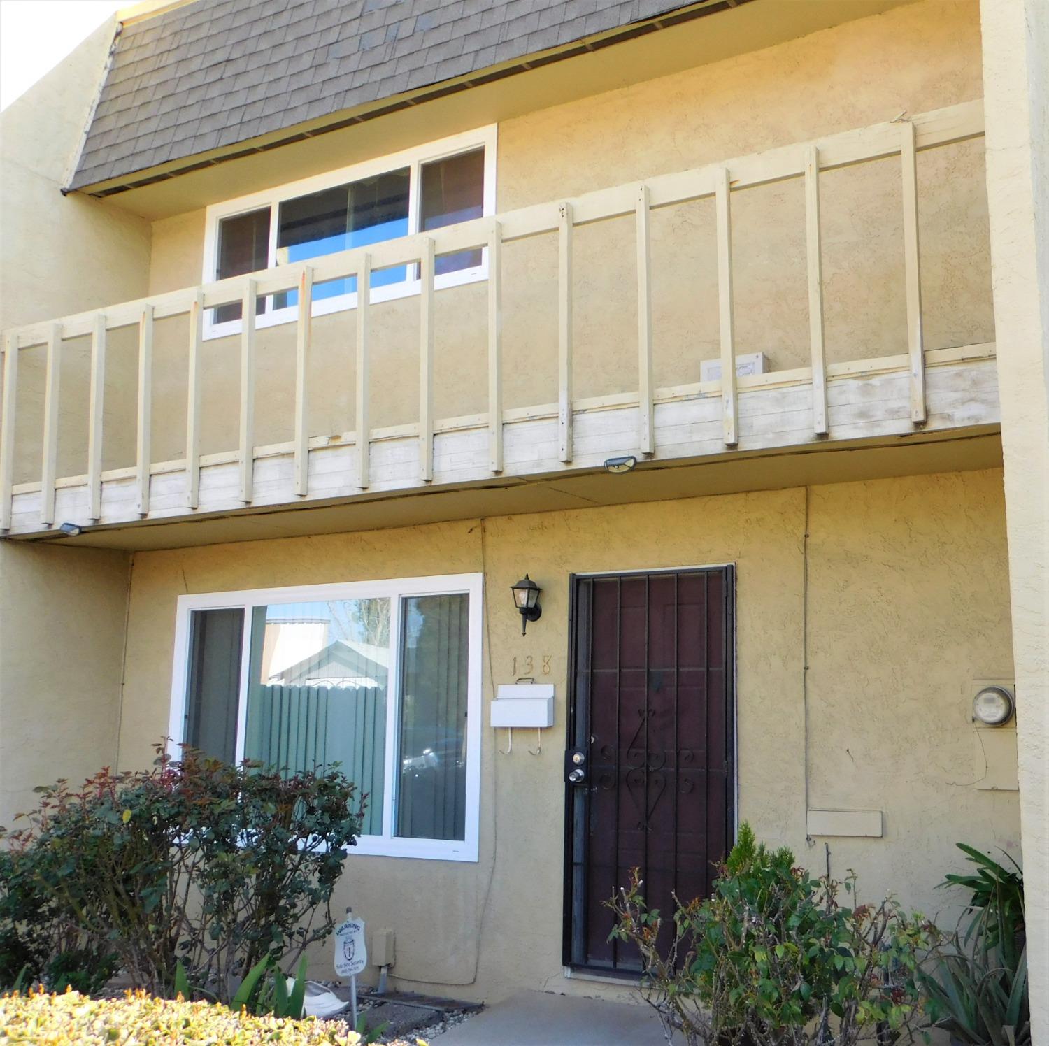 Photo of 736 W Lincoln Ave #138 in Woodland, CA