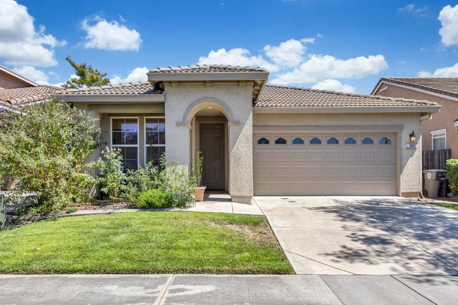 Photo of 10097 Atkins Dr in Elk Grove, CA