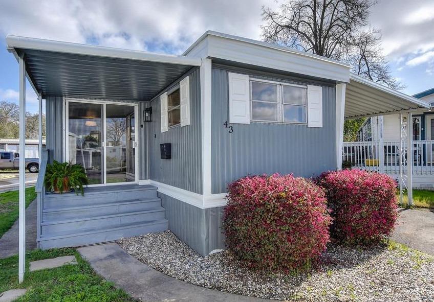 Photo of 43 Birch Ln in Folsom, CA