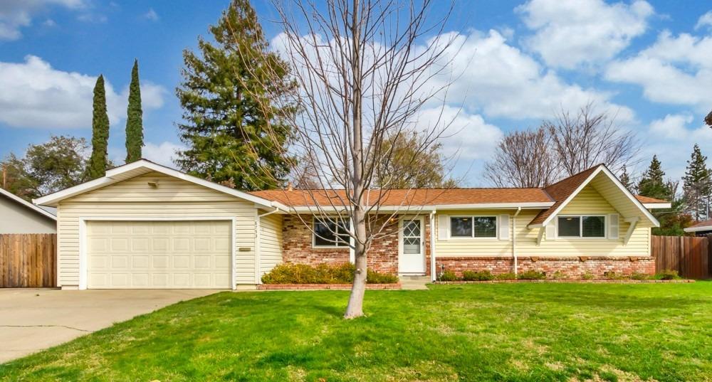 Photo of 8753 Latimer Wy in Fair Oaks, CA