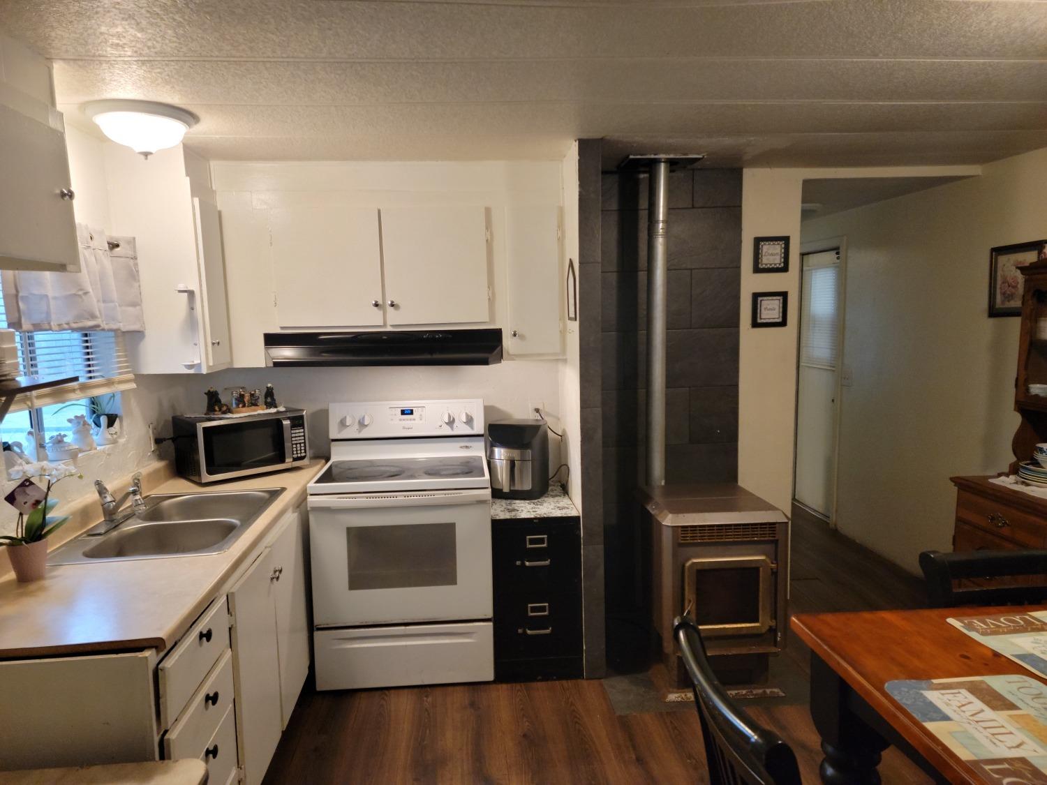 Detail Gallery Image 7 of 12 For 24850 5th Ave 14, Los Molinos,  CA 96055 - 2 Beds | 1 Baths