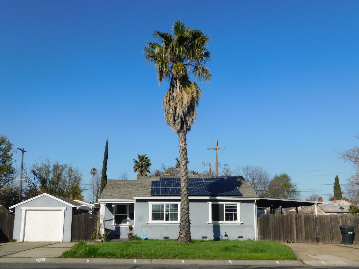 Photo of 2881 Wright St in Sacramento, CA