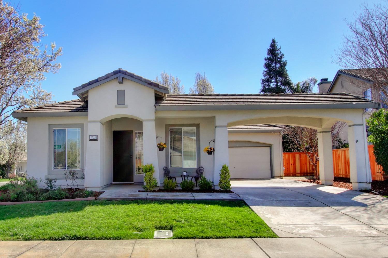 Photo of 5582 Swadly Wy in Sacramento, CA