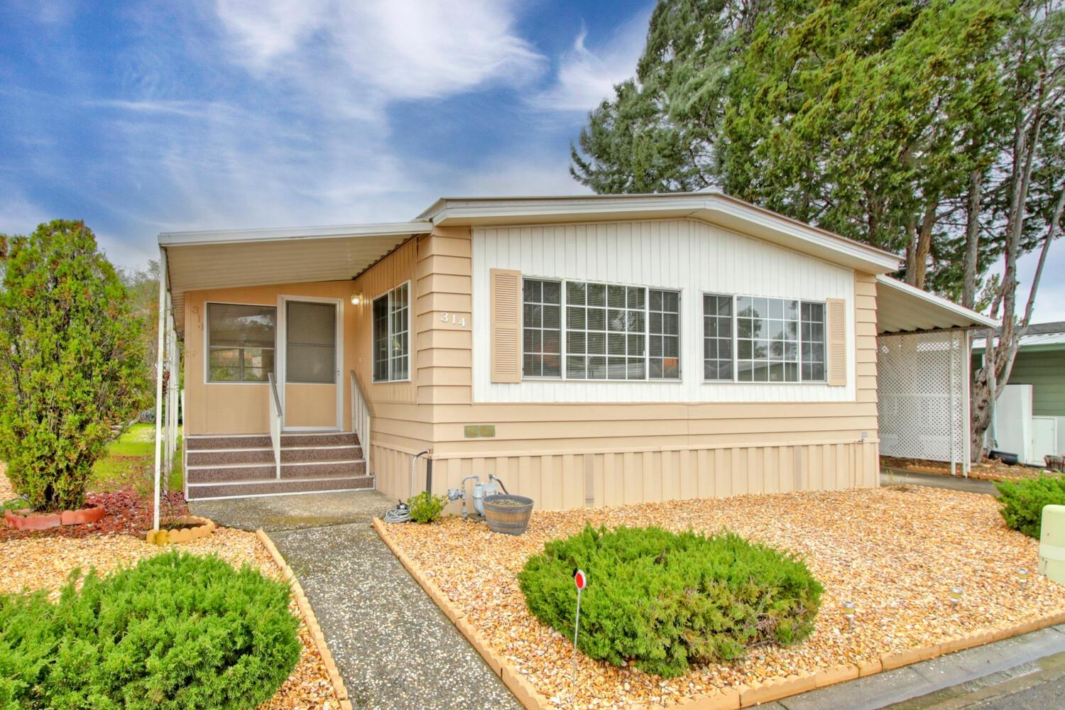 Photo of 314 Raymond Ln in Folsom, CA
