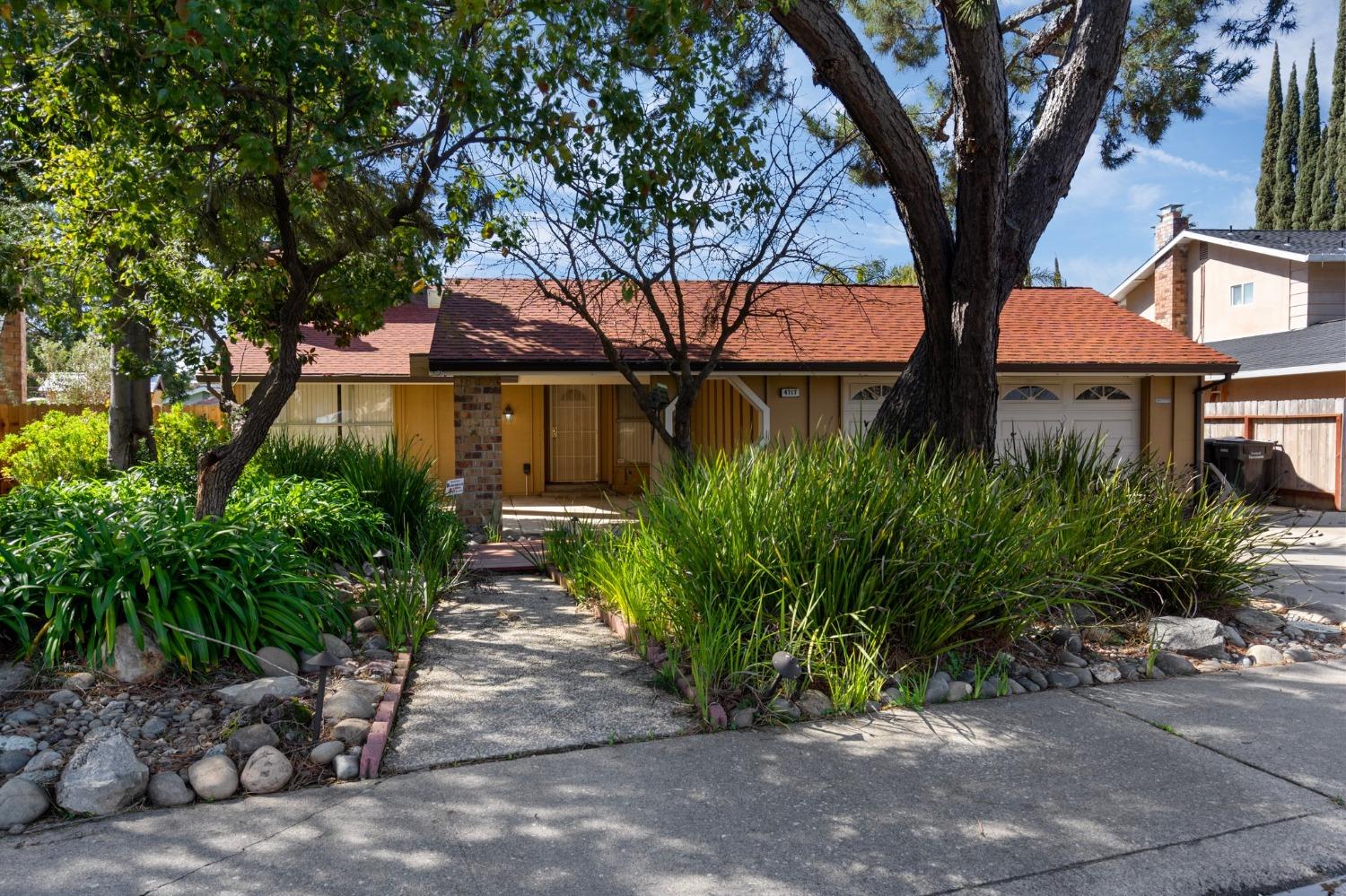 Photo of 4717 Selkirk Wy in Fair Oaks, CA