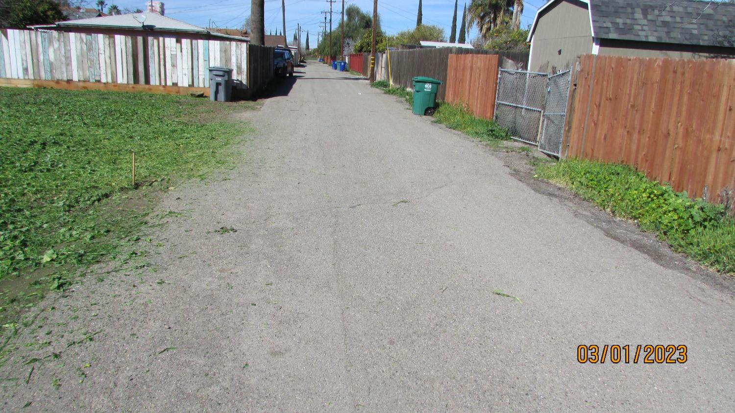 Detail Gallery Image 7 of 10 For 242 F St, Los Banos,  CA 93635 - – Beds | – Baths