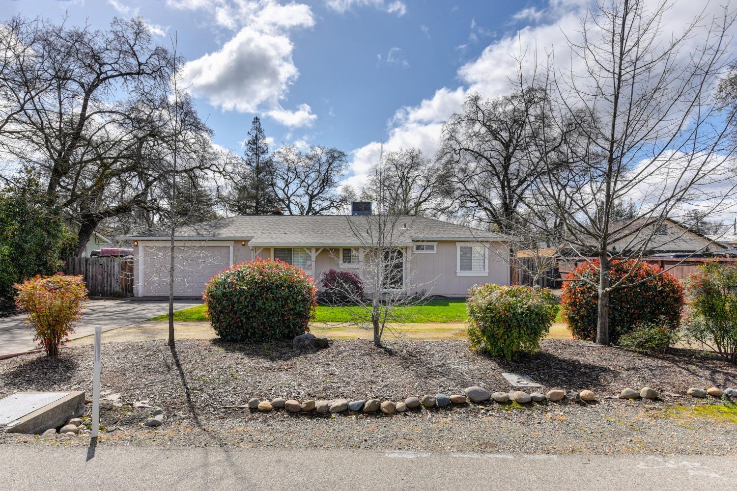 Photo of 6016 Sutter Ave in Carmichael, CA