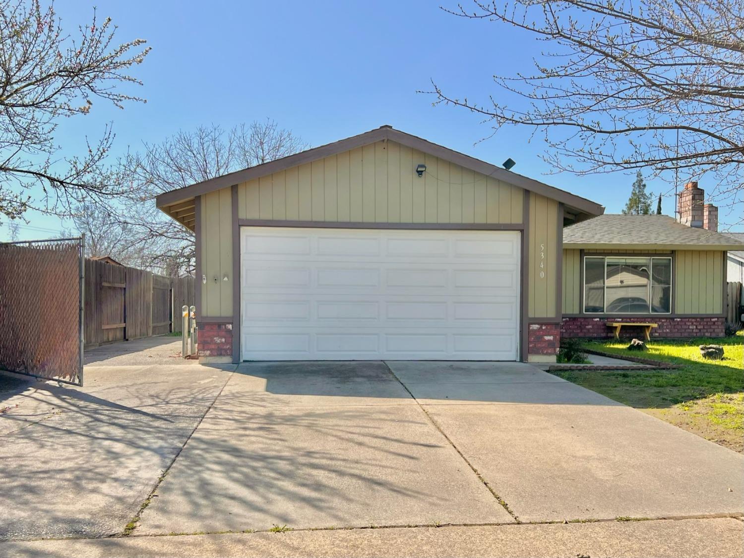 Photo of 5340 Croxton Wy in Sacramento, CA