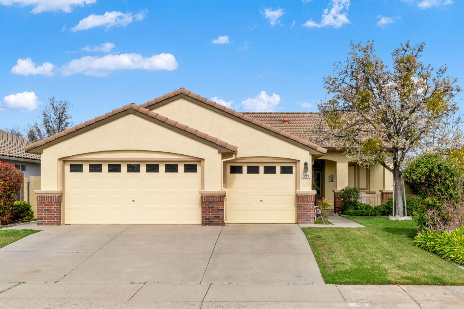 Photo of 9299 Tamerton Wy in Sacramento, CA