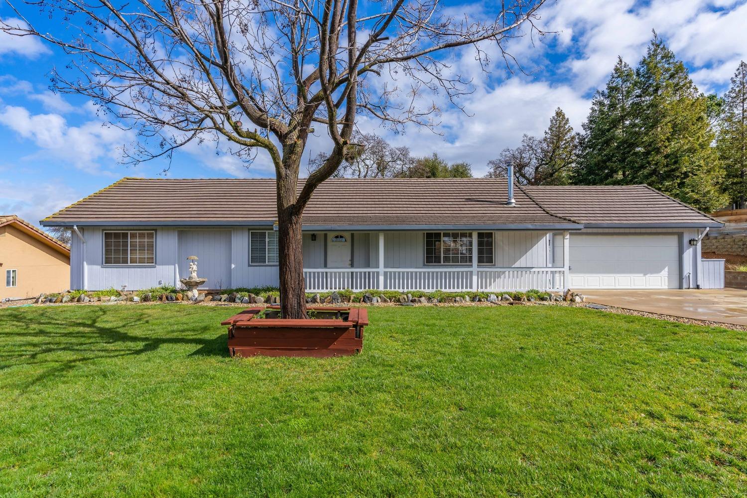 Photo of 2423 Vista Del Lago Dr in Valley Springs, CA