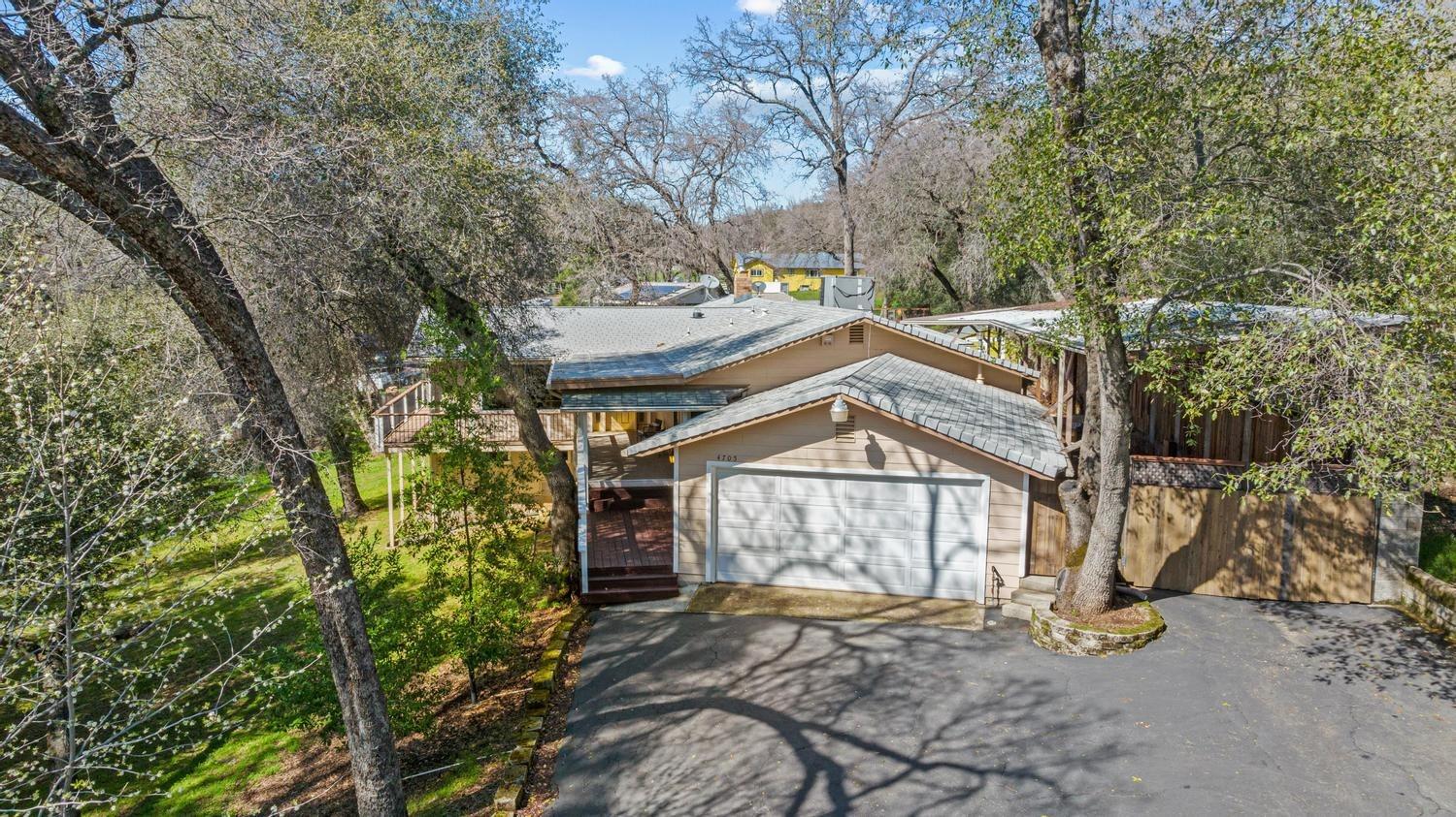 Photo of 4705 Trotter Ln in Shingle Springs, CA