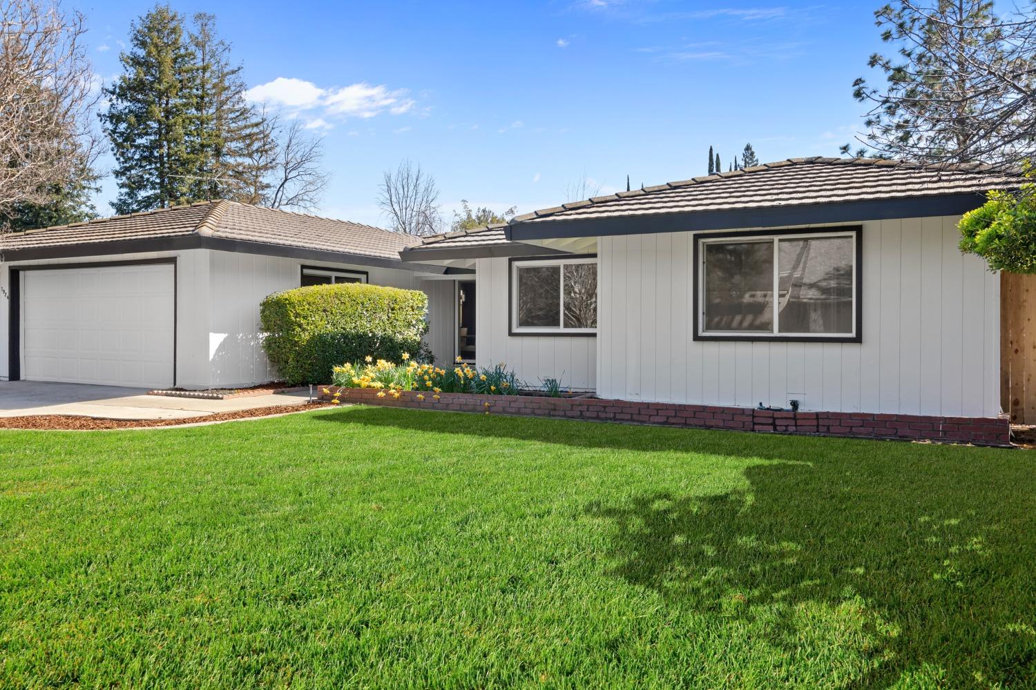 Photo of 7924 Wildridge Dr in Fair Oaks, CA