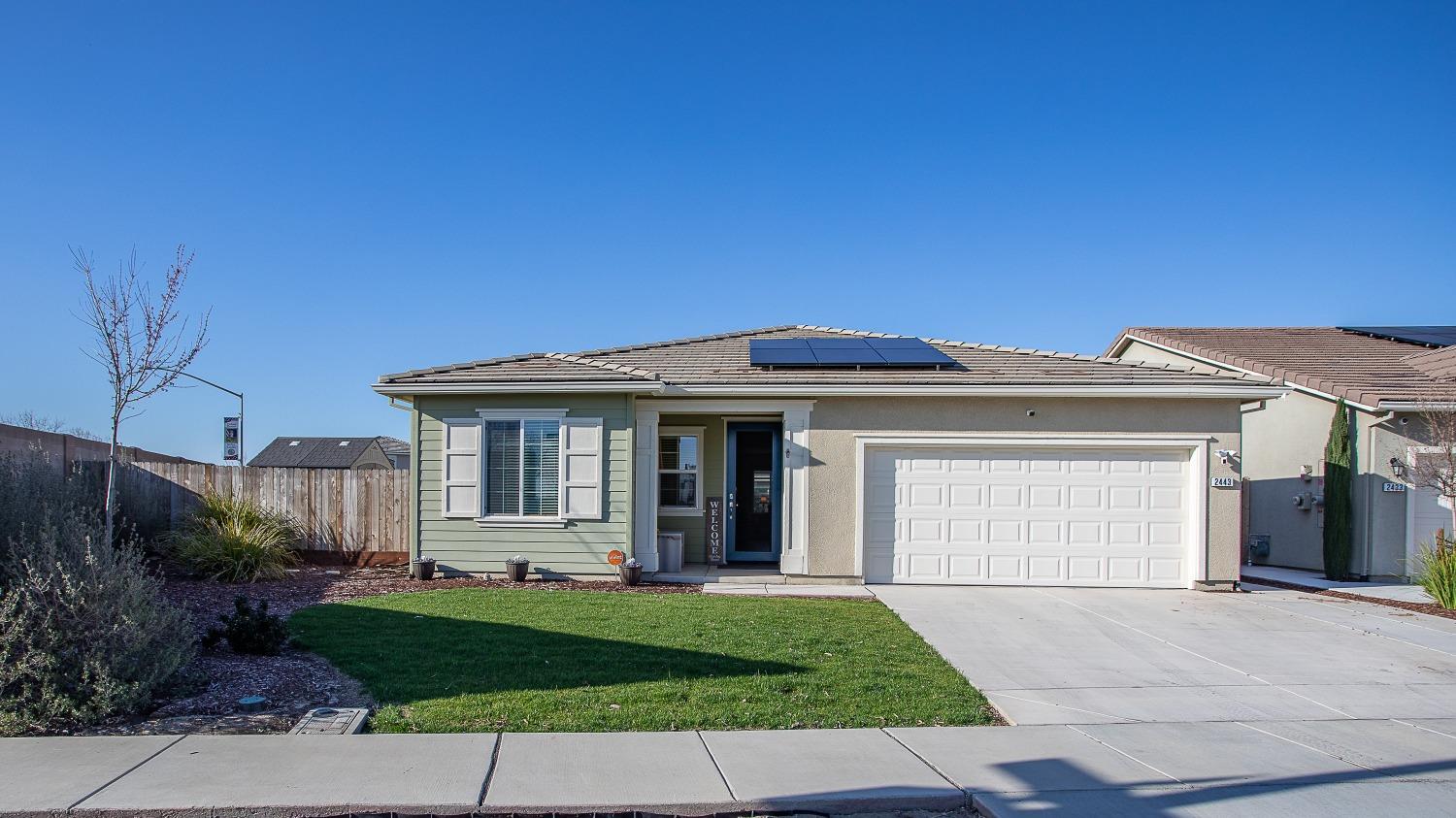 Detail Gallery Image 1 of 1 For 2443 Wisteria Ln, Turlock,  CA 95380 - 3 Beds | 2 Baths