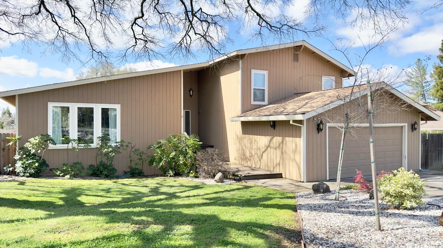 Photo of 9872 Oakplace in Folsom, CA