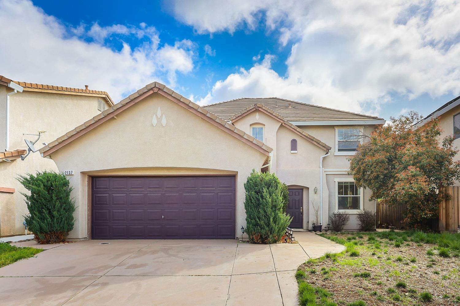Photo of 2137 Arnold Dr in Rocklin, CA