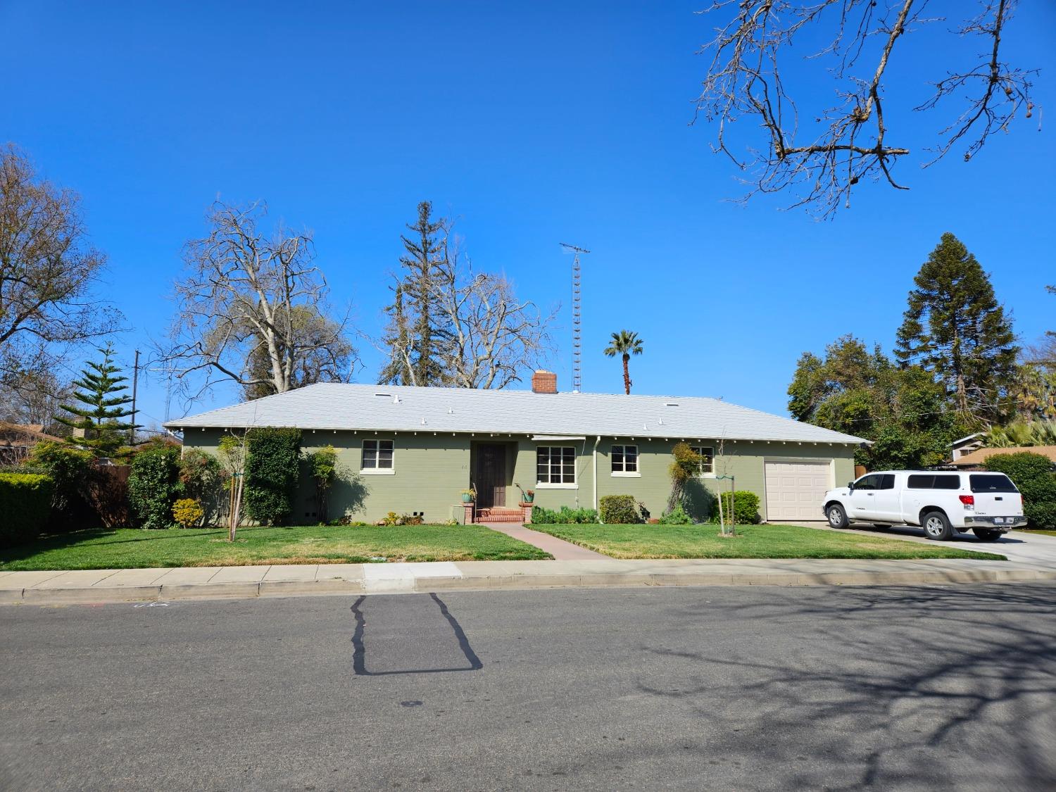 Photo of 40 4th St in Woodland, CA