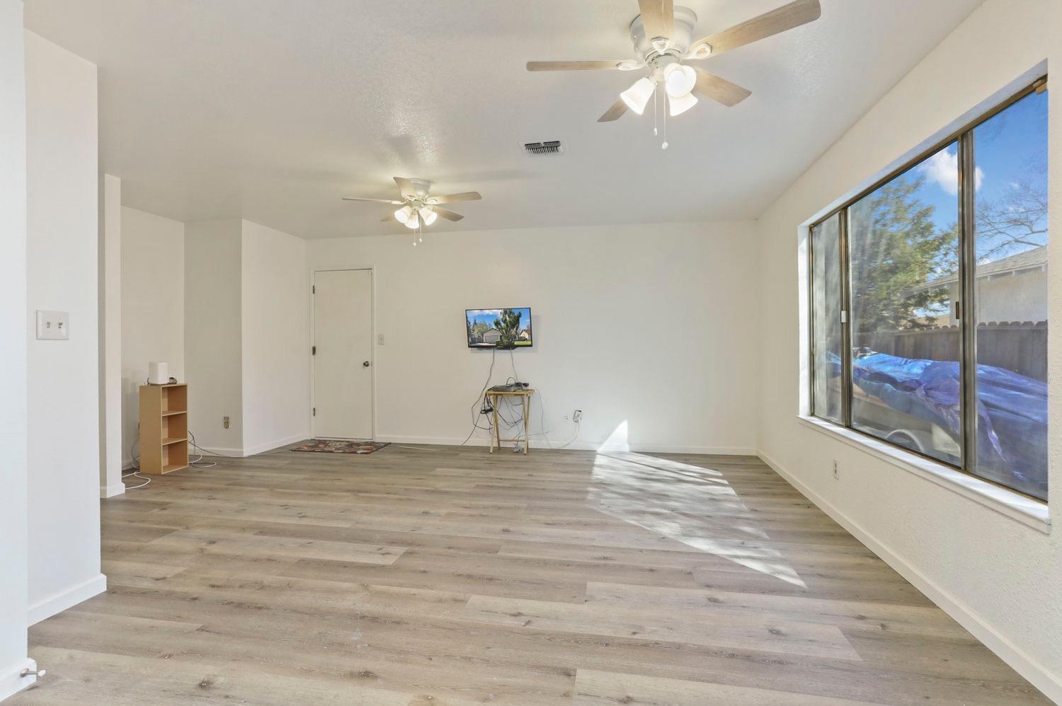 Detail Gallery Image 19 of 40 For 2420 Riedel Way, Modesto,  CA 95355 - 3 Beds | 2 Baths