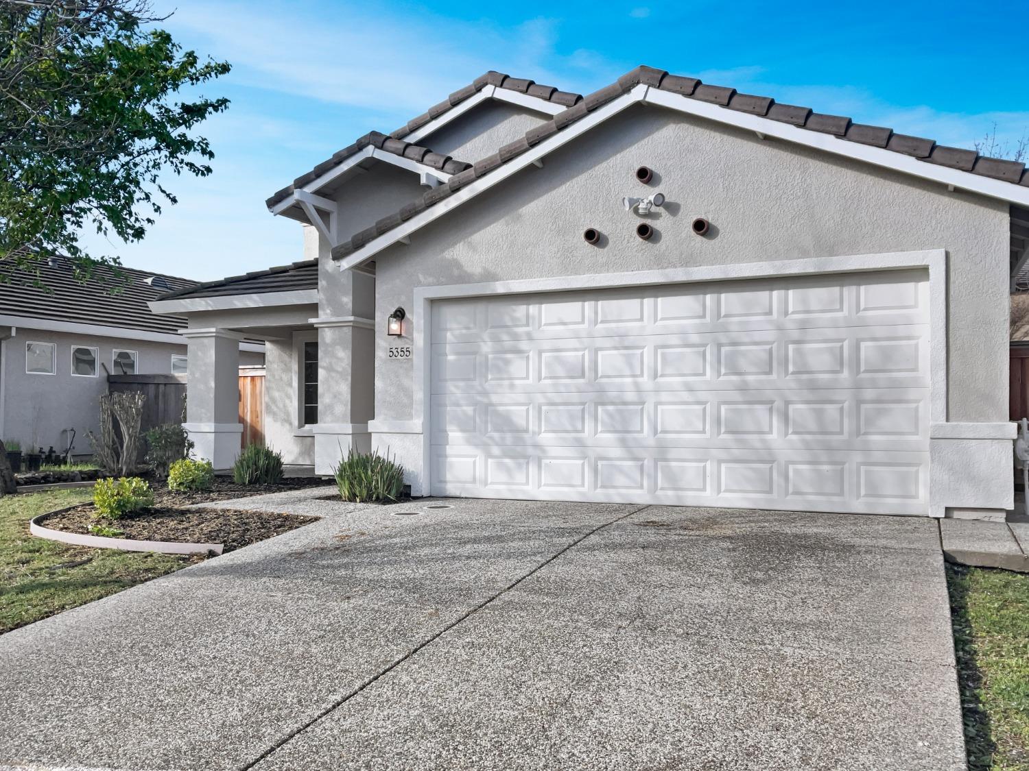 Photo of 5355 Alvoca Wy in Sacramento, CA